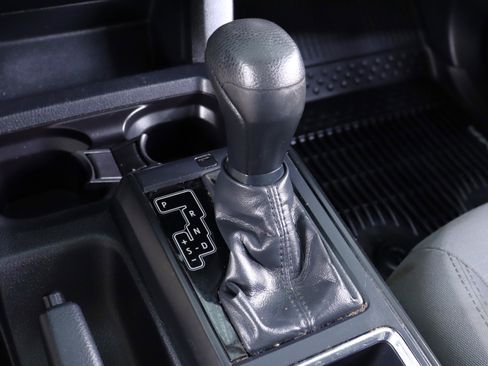 Used 2018 Toyota Tacoma SR image 14