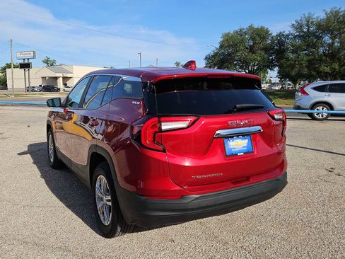 Used 2024 GMC Terrain SLE FWD image 6