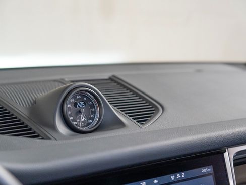Certified 2026 Porsche Macan AWD/4WD image 20