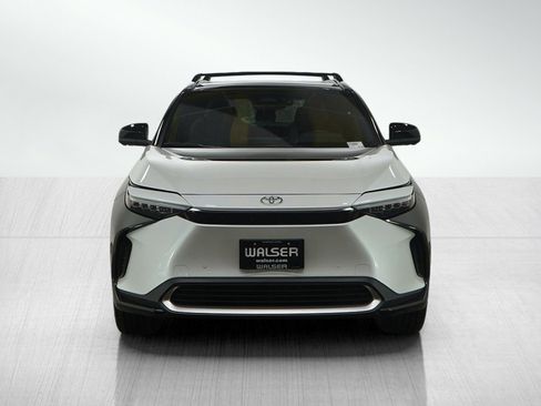 Used 2023 Toyota bZ4X Limited image 8