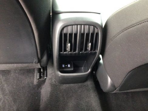 Used 2025 Hyundai Kona SEL AWD/4WD image 17