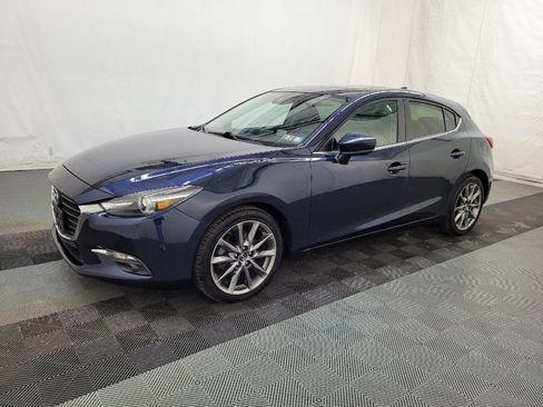 Used 2018 MAZDA MAZDA3 Grand Touring FWD image 2