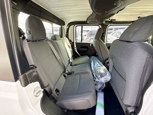 New 2026 Jeep Gladiator Sport image 29