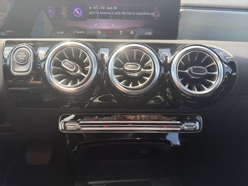 Used 2025 Mercedes-Benz CLA 250 image 27