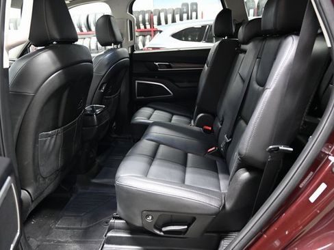Used 2020 Kia Telluride EX image 12