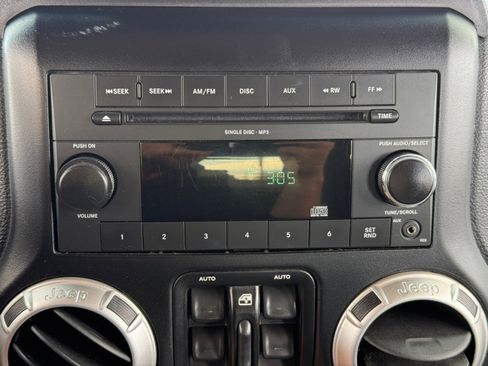 Used 2011 Jeep Wrangler Unlimited Sahara w/ Mopar Chrome Edition Group AWD/4WD image 13
