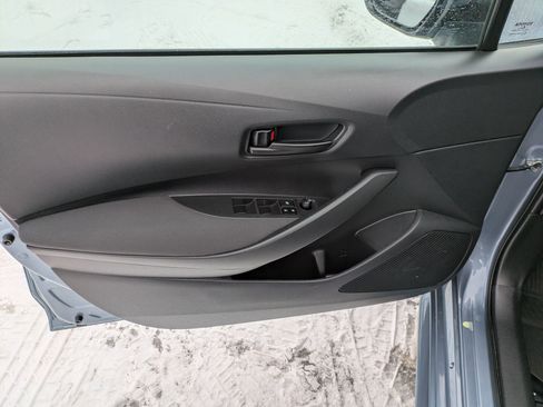 Used 2022 Toyota Corolla LE image 6