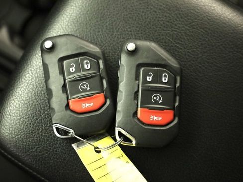 Used 2023 Jeep Gladiator Mojave w/ Cold Weather Group image 45