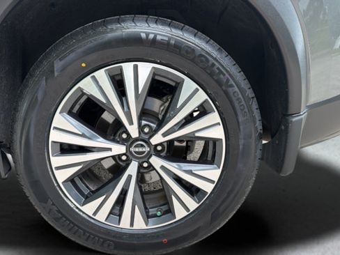 Used 2022 Nissan Rogue SV FWD image 21
