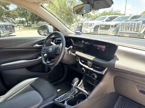 Used 2025 Buick Encore GX Sport Touring FWD image 12