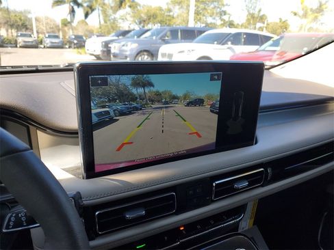 Certified 2022 Lincoln Nautilus FWD w/ Premium Package image 28