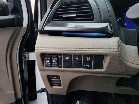 Certified 2024 Honda Odyssey Elite image 23