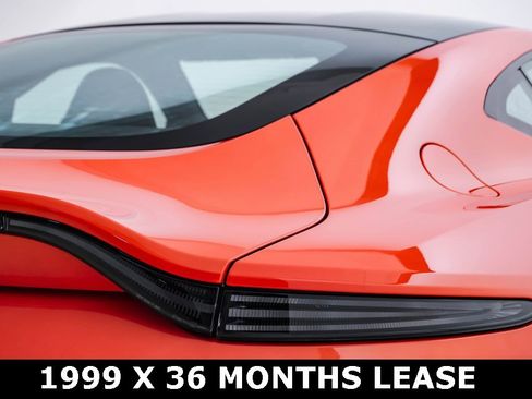 Used 2025 Aston Martin V8 Vantage Coupe image 12