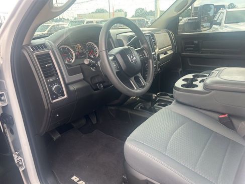 Used 2018 RAM 2500 Tradesman w/ Chrome Appearance Group image 11