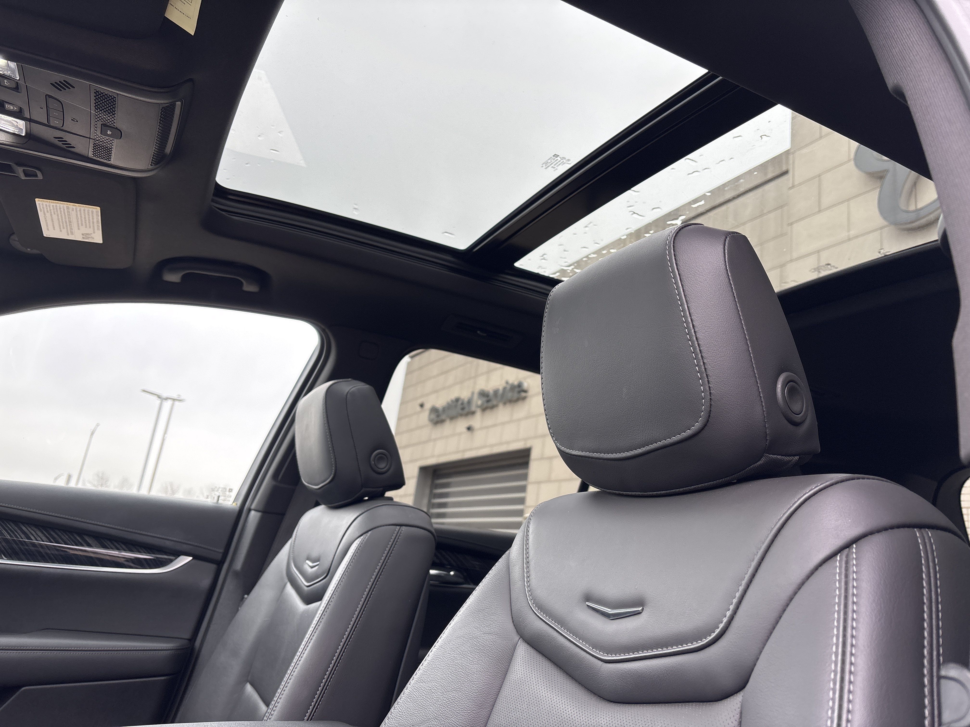 Used 2025 Cadillac XT6 Premium Luxury AWD/4WD image 27