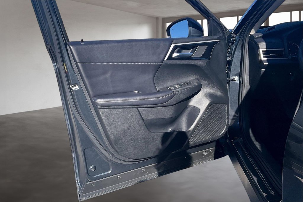 Used 2024 Mitsubishi Outlander AWD image 19