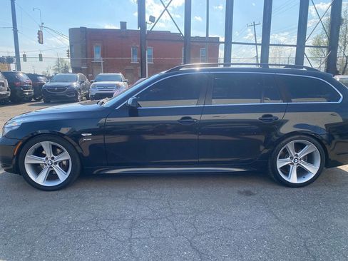 Used 2010 BMW 535i xDrive Wagon AWD/4WD image 14