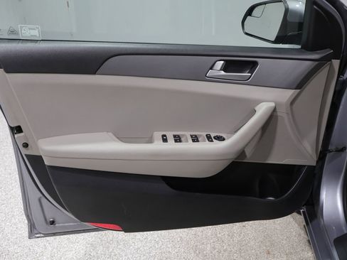 Used 2015 Hyundai Sonata SE FWD image 13