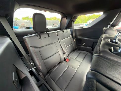 Used 2025 Ford Explorer ST AWD/4WD image 11