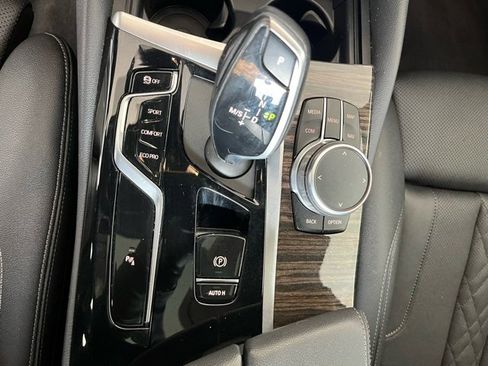 Used 2022 BMW 530i xDrive image 17