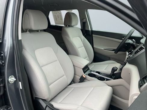 Used 2017 Hyundai Tucson SE image 16