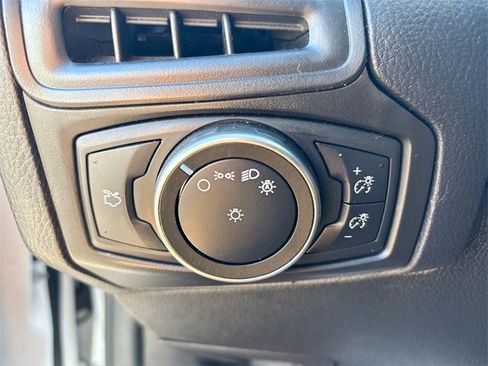 Used 2018 Ford Focus SE image 19