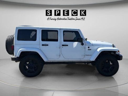 Used 2016 Jeep Wrangler Unlimited Sahara AWD/4WD image 6