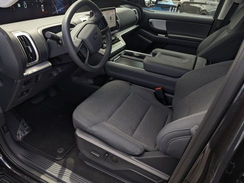 New 2026 Ford Expedition Active RWD image 10