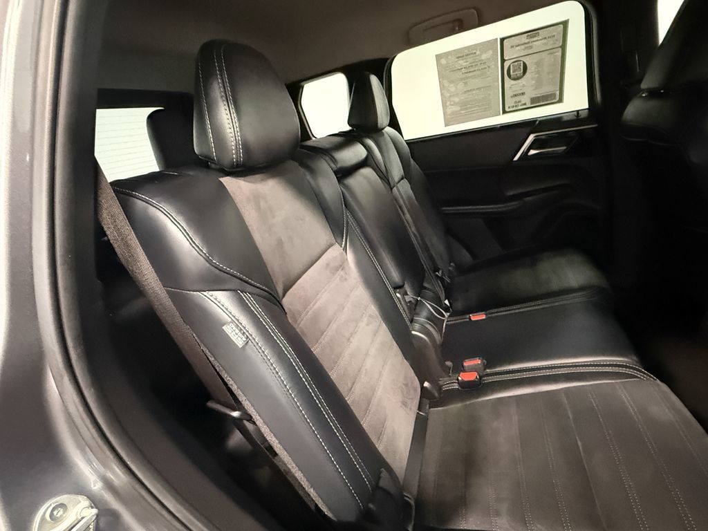Used 2024 Mitsubishi Outlander SE AWD/4WD image 67