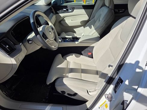 Used 2022 Volvo XC60 B5 Inscription w/ Climate Package FWD image 13