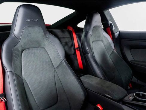 Used 2025 Porsche 911 Carrera 4 GTS image 31
