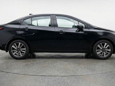 Used 2025 Nissan Versa SV image 11