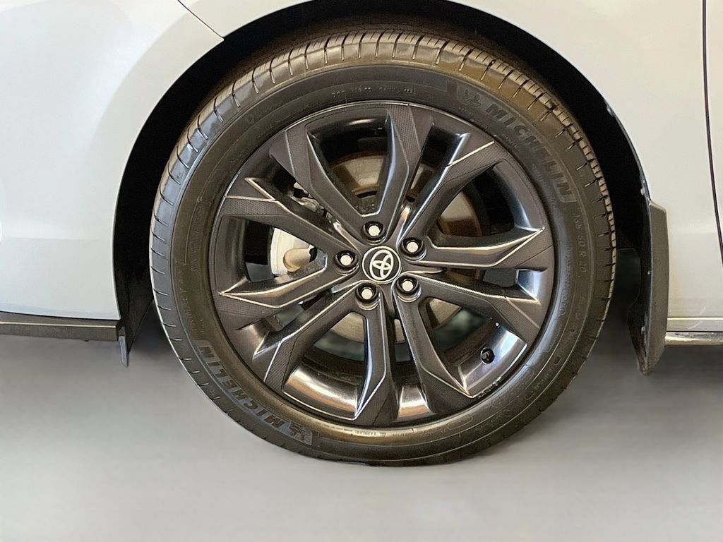 Used 2025 Toyota Sienna XSE w/ XSE Premium Package FWD image 34