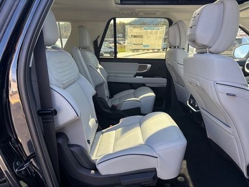 New 2026 Ford Expedition Max Platinum w/ Platinum Ultimate Package AWD/4WD image 10