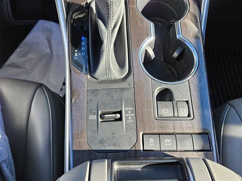 Used 2021 Toyota Highlander Limited image 18