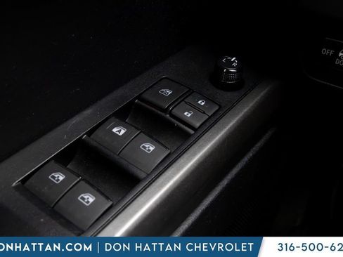 Used 2020 Toyota Tacoma SR5 AWD/4WD image 11