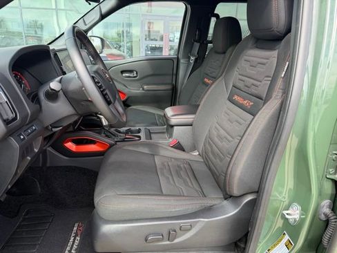 Used 2025 Nissan Frontier PRO-4X image 9
