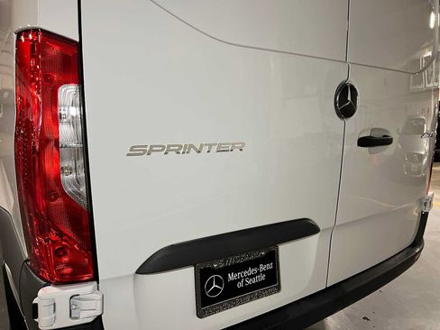 Used 2025 Mercedes-Benz Sprinter 2500 image 14