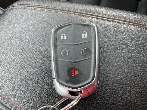 Used 2023 Cadillac XT4 Sport w/ Sun And Sound Package AWD/4WD image 25