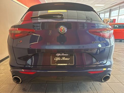 Used 2021 Alfa Romeo Stelvio Ti w/ Nero Edizione image 9
