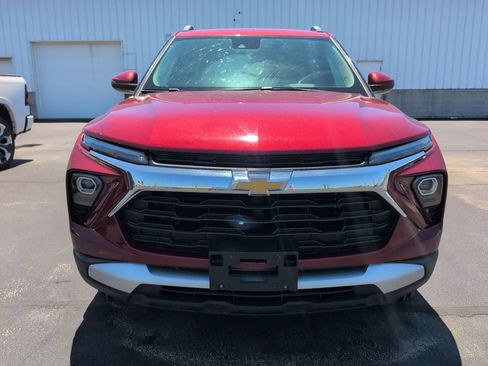 Used 2025 Chevrolet TrailBlazer LT AWD/4WD image 3