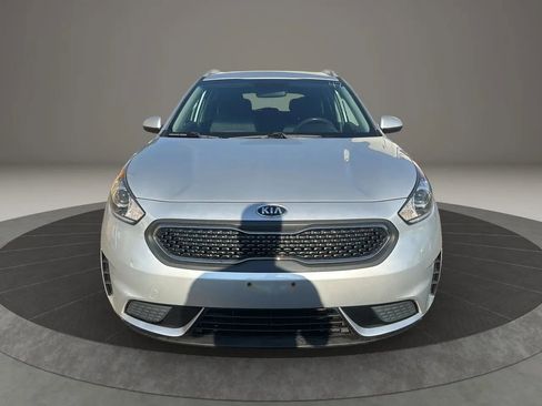Used 2019 Kia Niro LX image 2