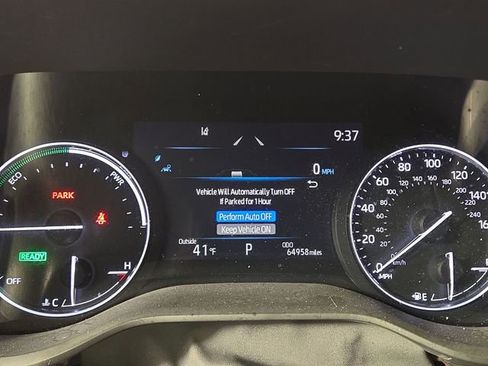 Used 2024 Toyota Sienna Platinum image 18