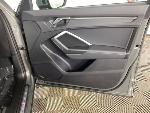 Used 2025 Audi Q3 2.0T Premium image 20