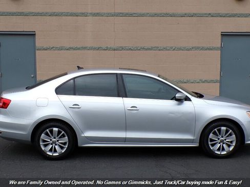Used 2015 Volkswagen Jetta SE image 8