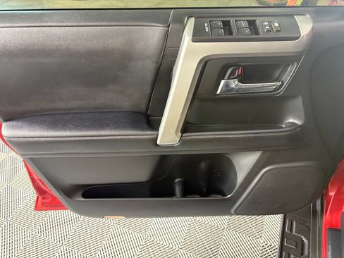 Used 2021 Toyota 4Runner SR5 AWD/4WD image 15