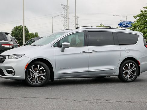 Used 2022 Chrysler Pacifica Pinnacle AWD/4WD image 21