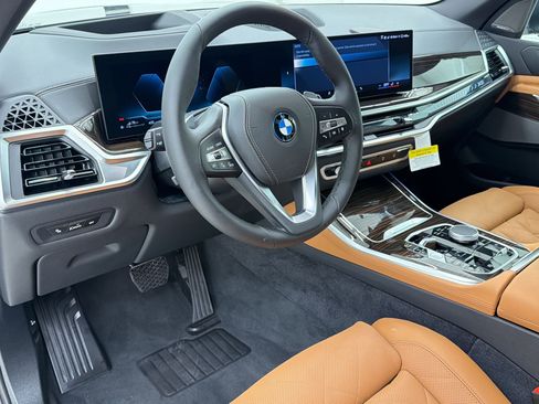 New 2026 BMW X5 xDrive50e w/ Climate Comfort Package AWD/4WD image 4