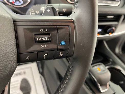 Certified 2026 Nissan Rogue SV FWD image 22