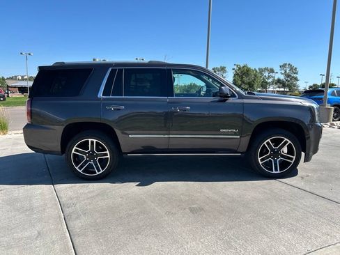 Used 2017 GMC Yukon Denali w/ Open Road Package AWD/4WD image 10